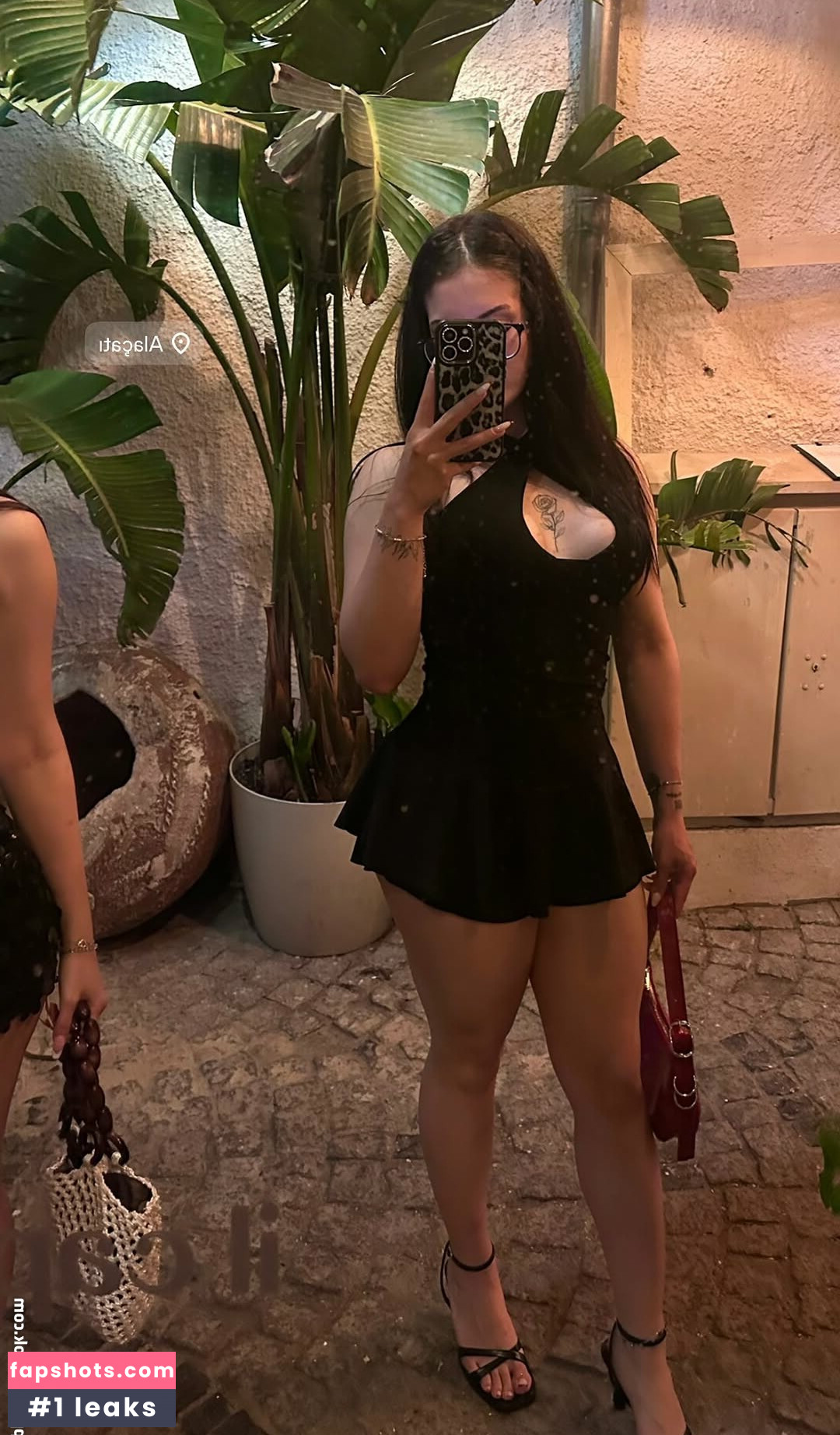 Sudemwah nude babe gallery