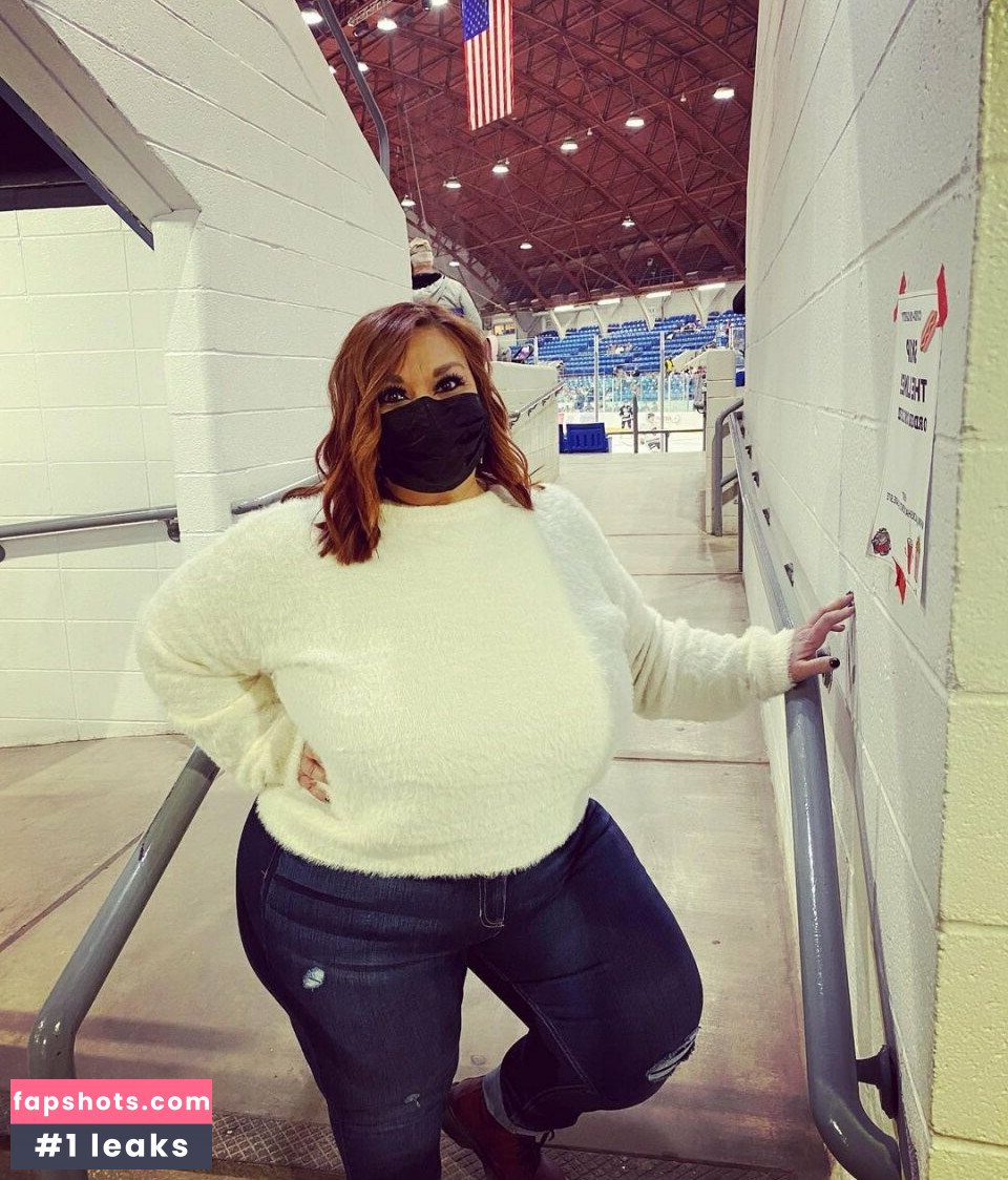 SueAnn gallery photo #10