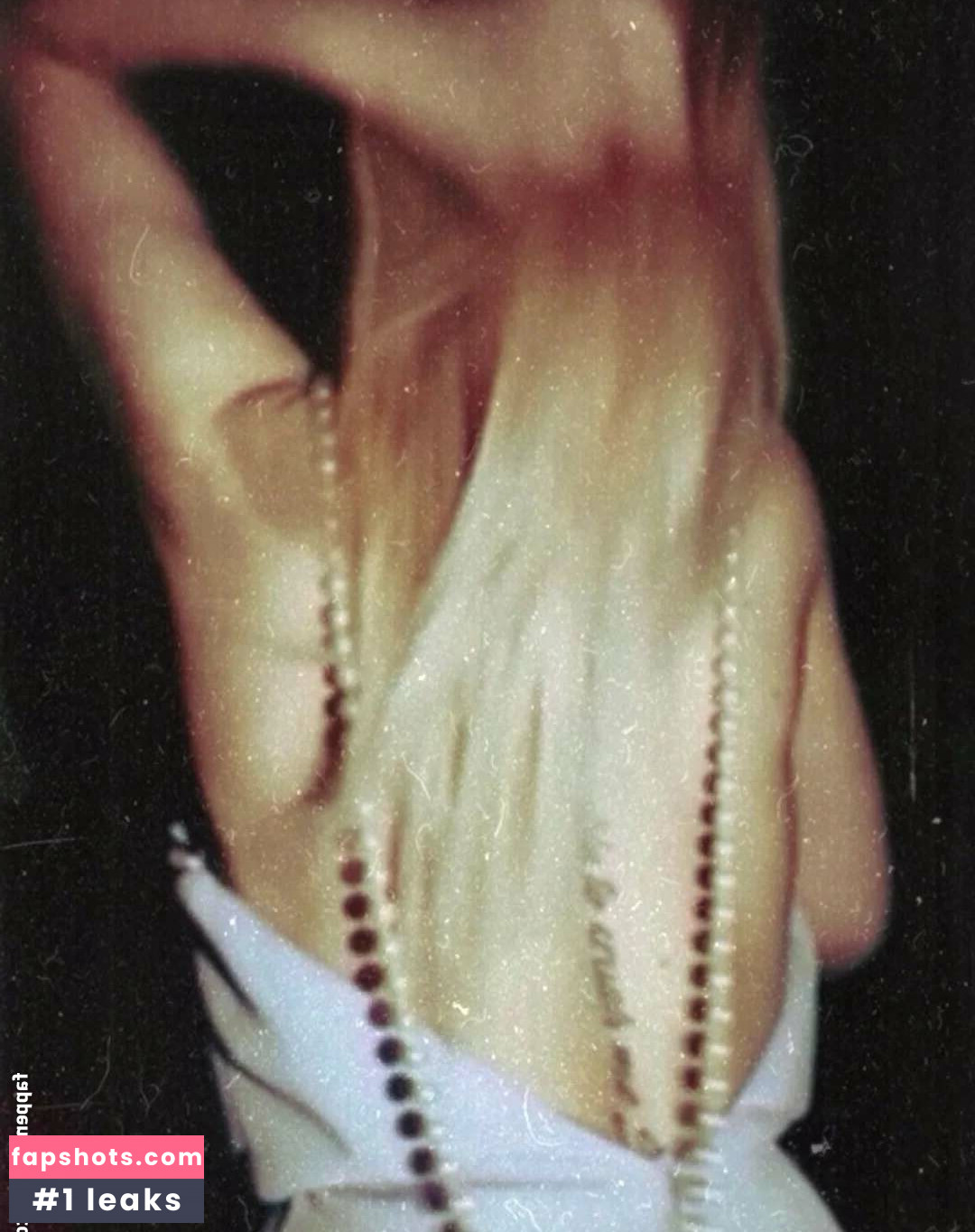 Suela Pahija gallery photo #15