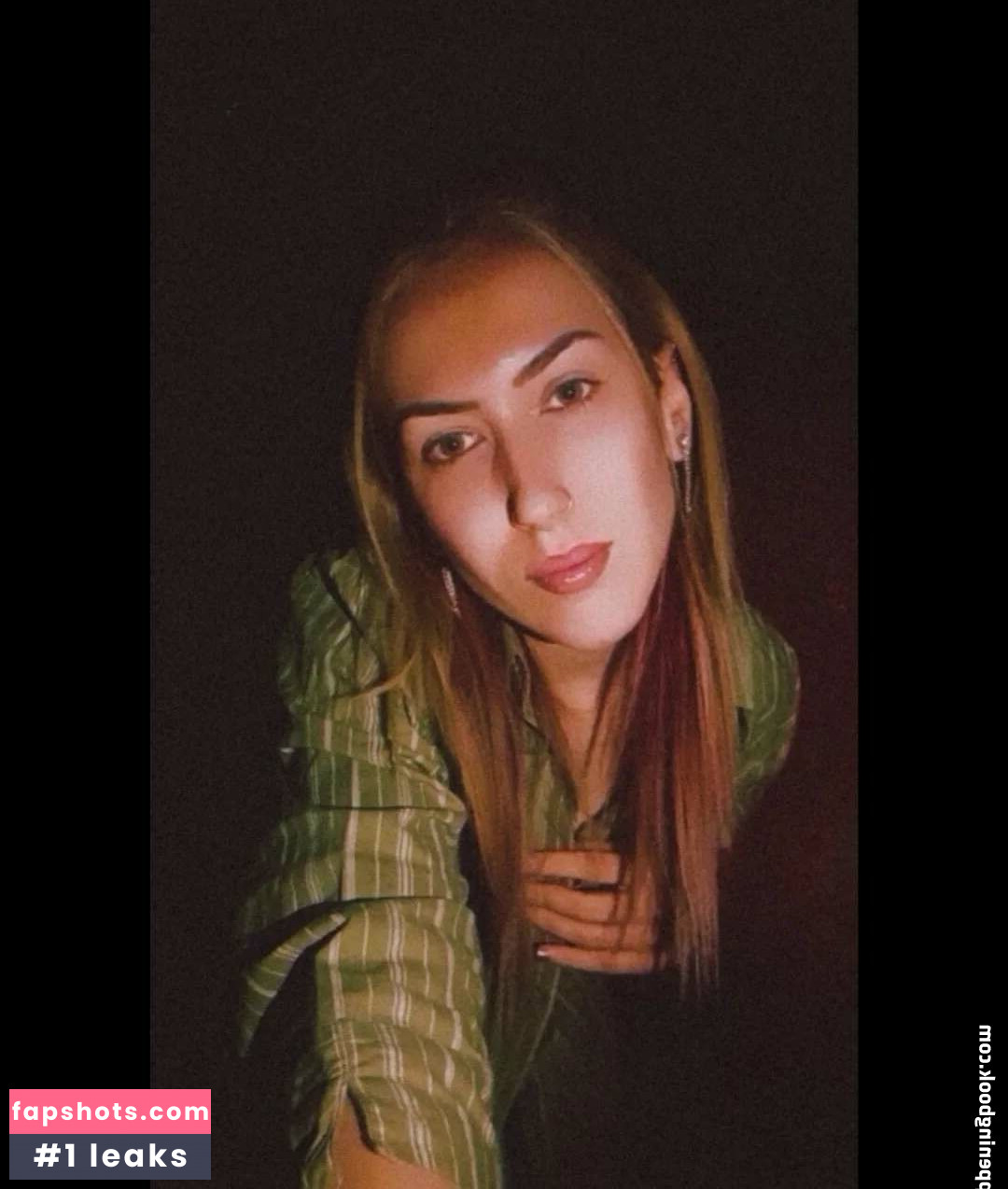 Suela Pahija gallery photo #20