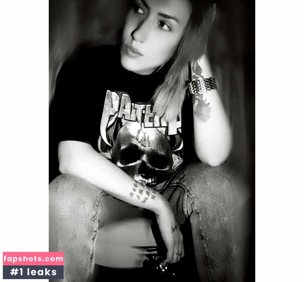 Suela Pahija gallery photo #26