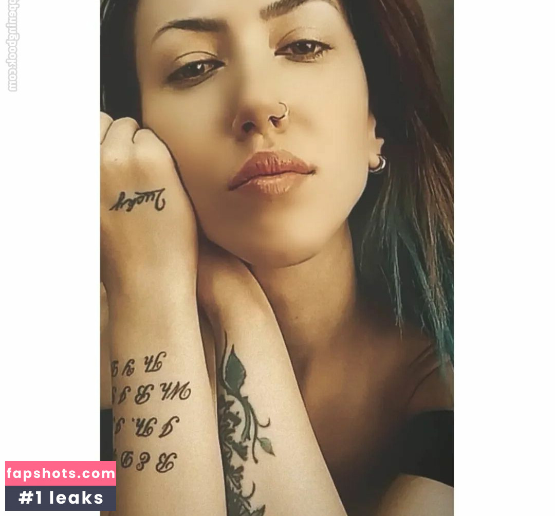 Suela Pahija gallery photo #28