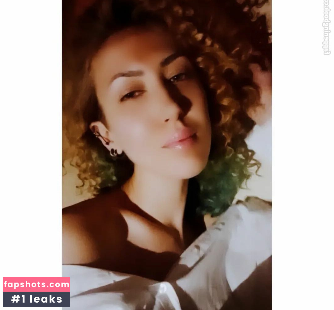 Suela Pahija gallery photo #30