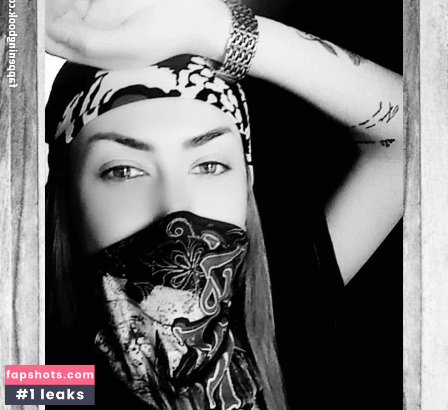 Suela Pahija gallery photo #31