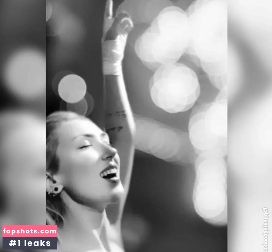 Suela Pahija gallery photo #35