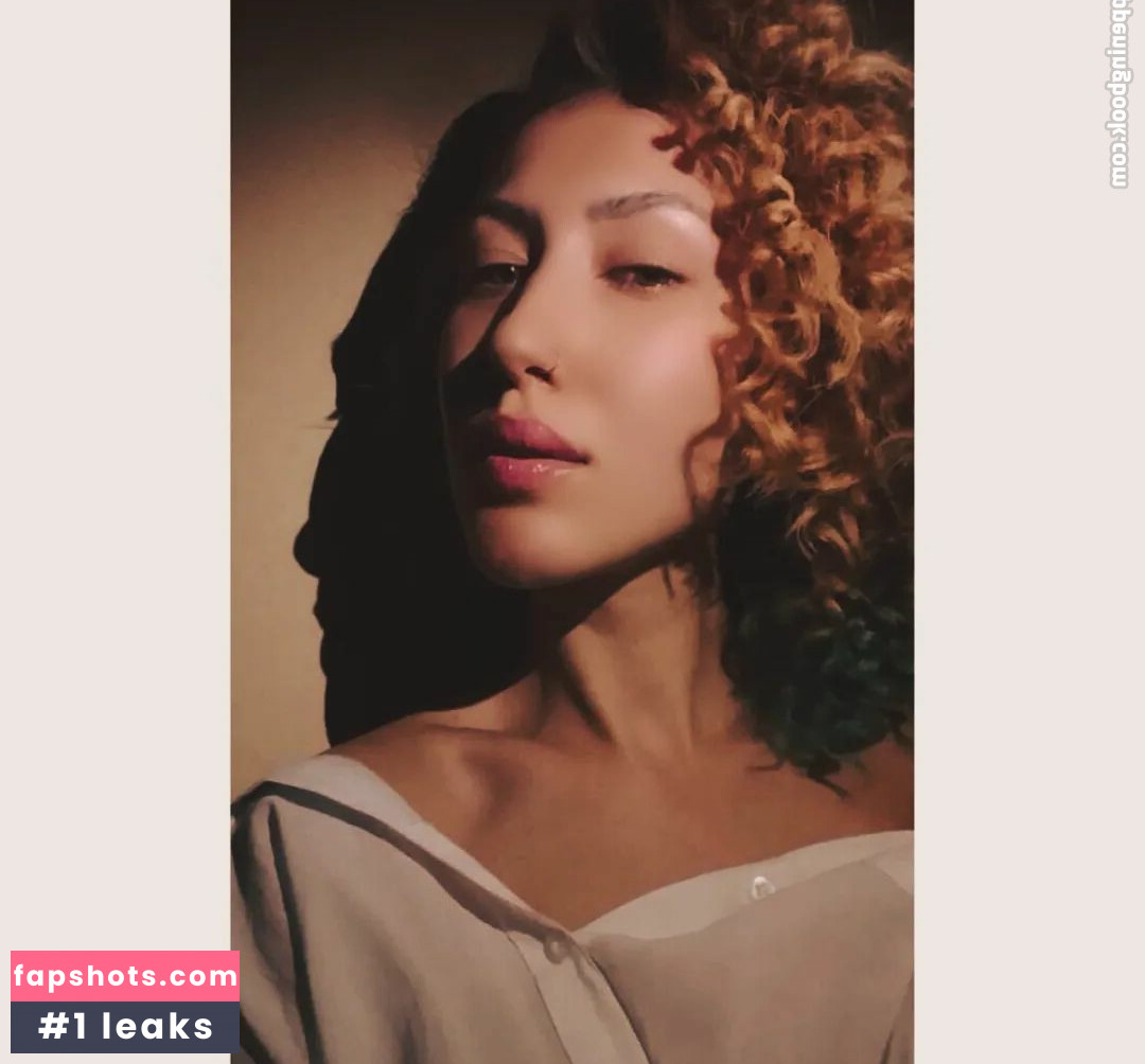 Suela Pahija gallery photo #38