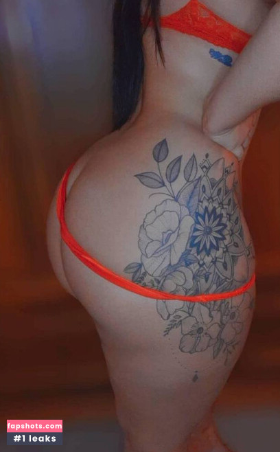 Suellen Santos gallery photo #6