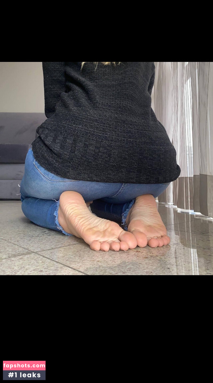 Suelyn Goncalves gallery photo #26