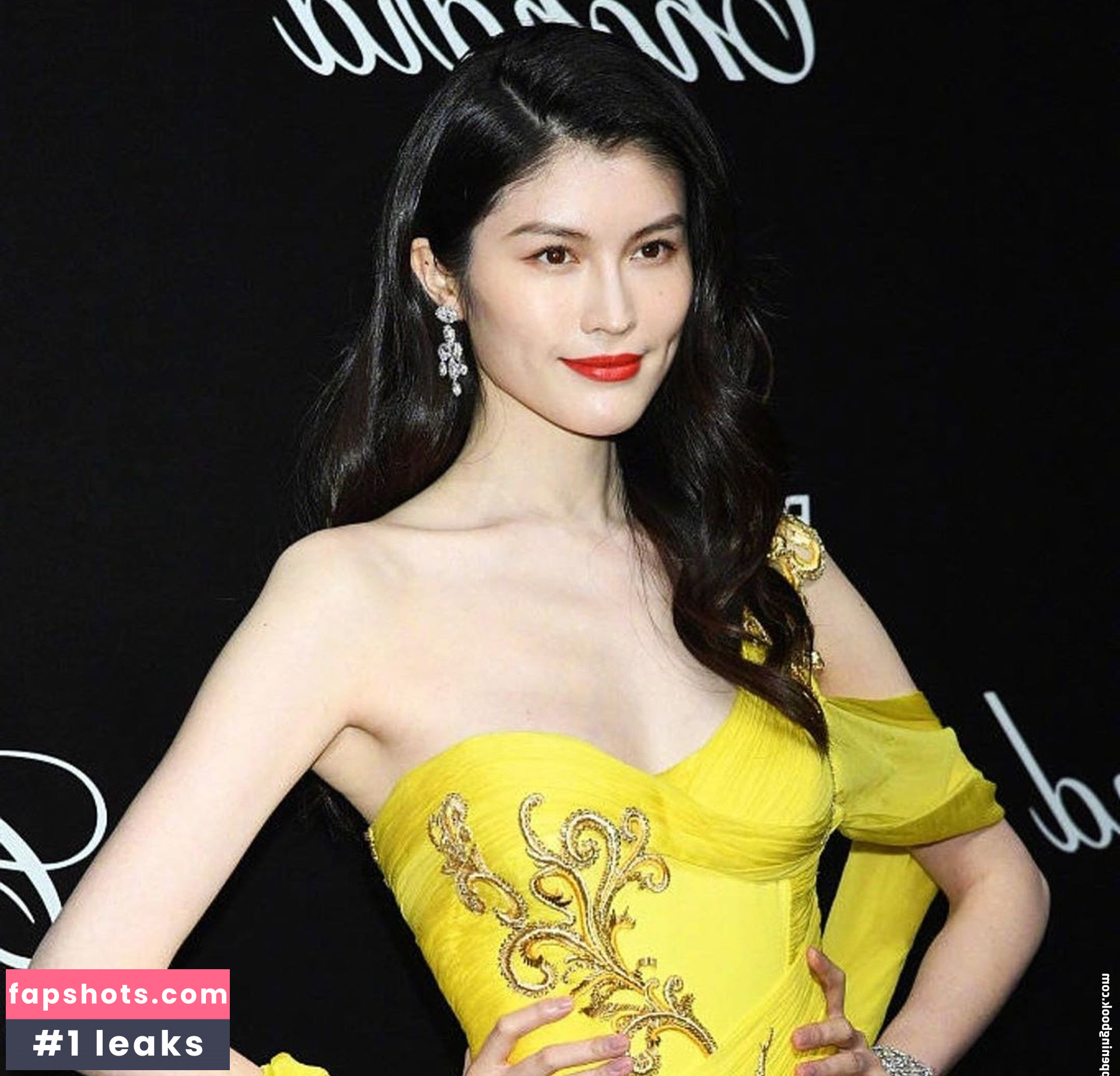 Sui He gallery photo #8