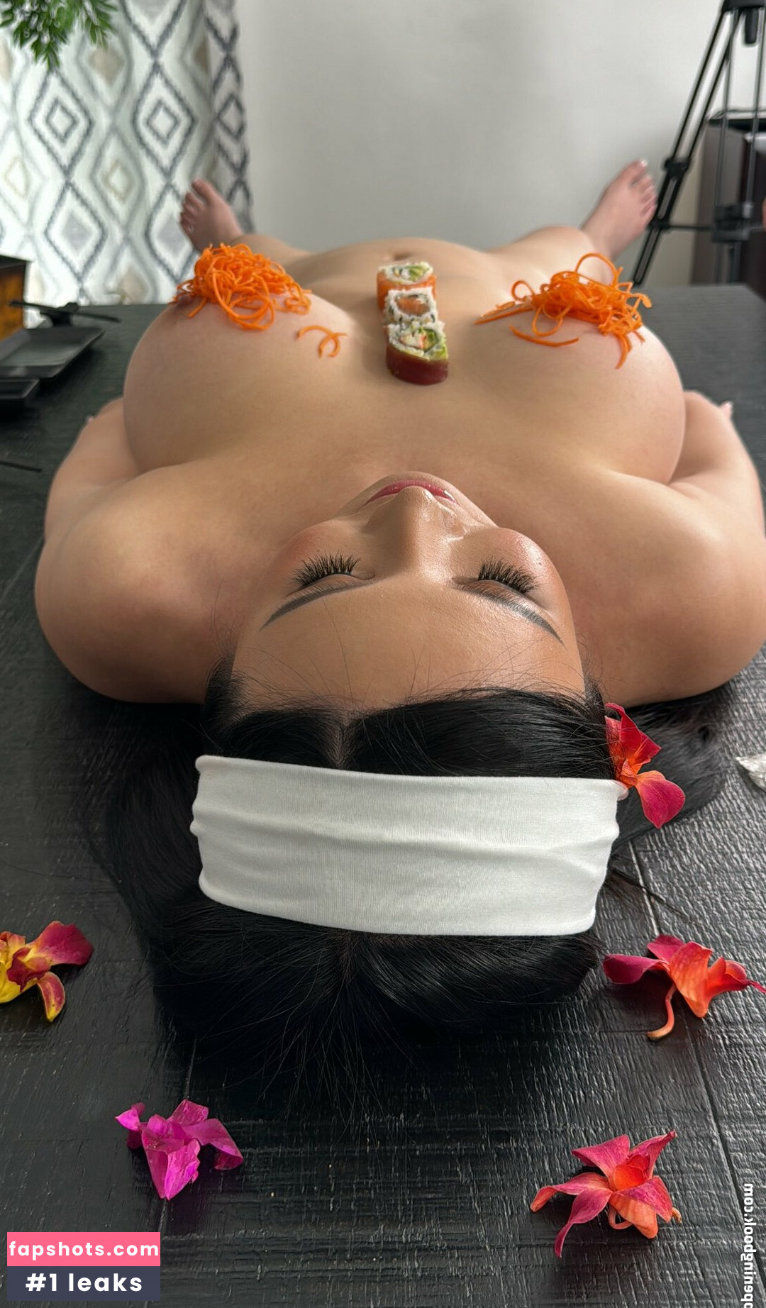 Suki Sin gallery photo #13