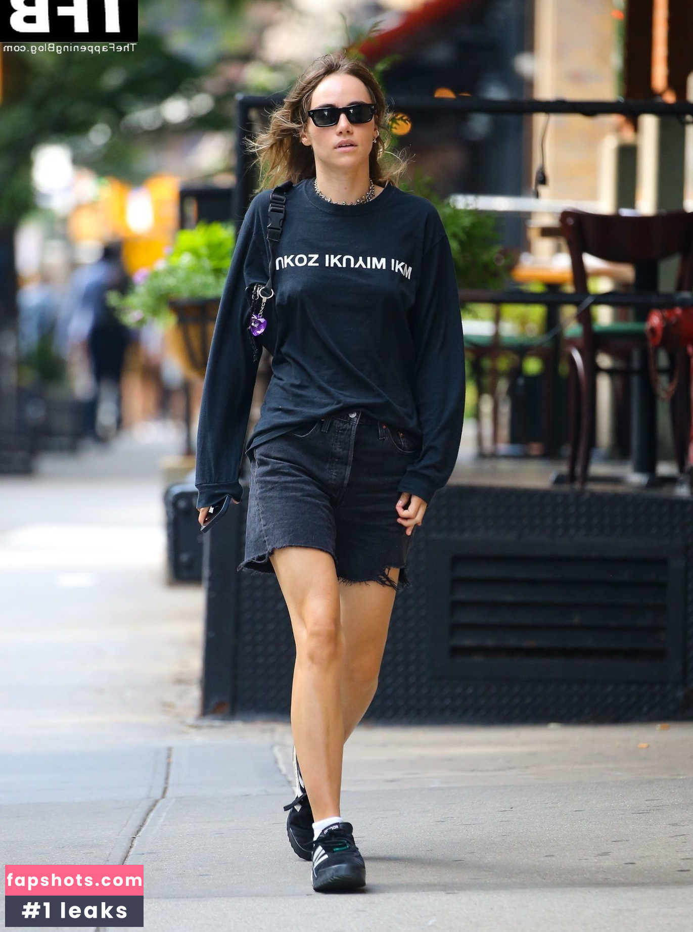 Suki Waterhouse gallery photo #253