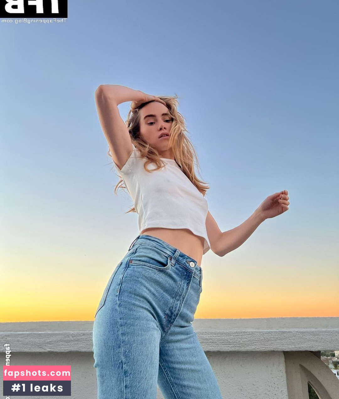 Suki Waterhouse gallery photo #265