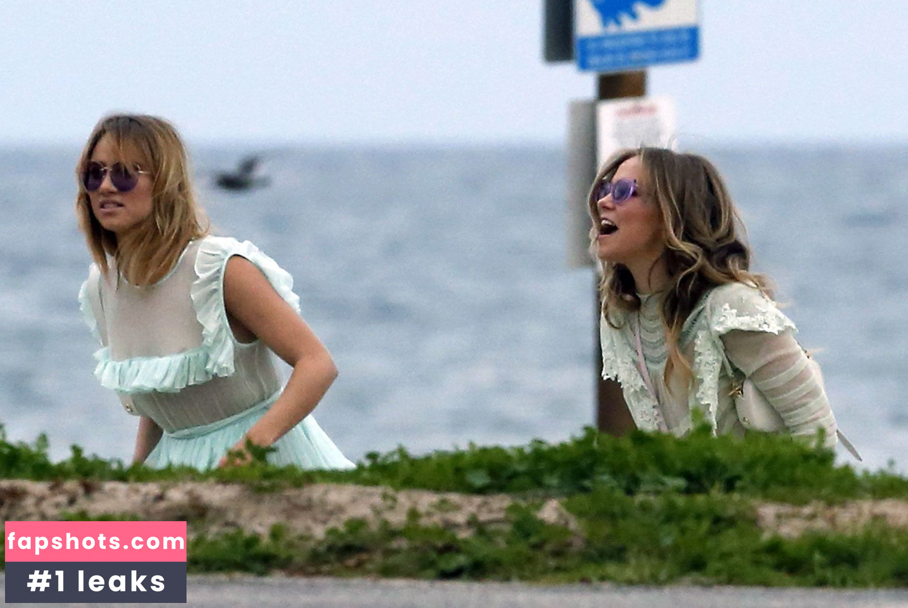 Suki Waterhouse gallery photo #295