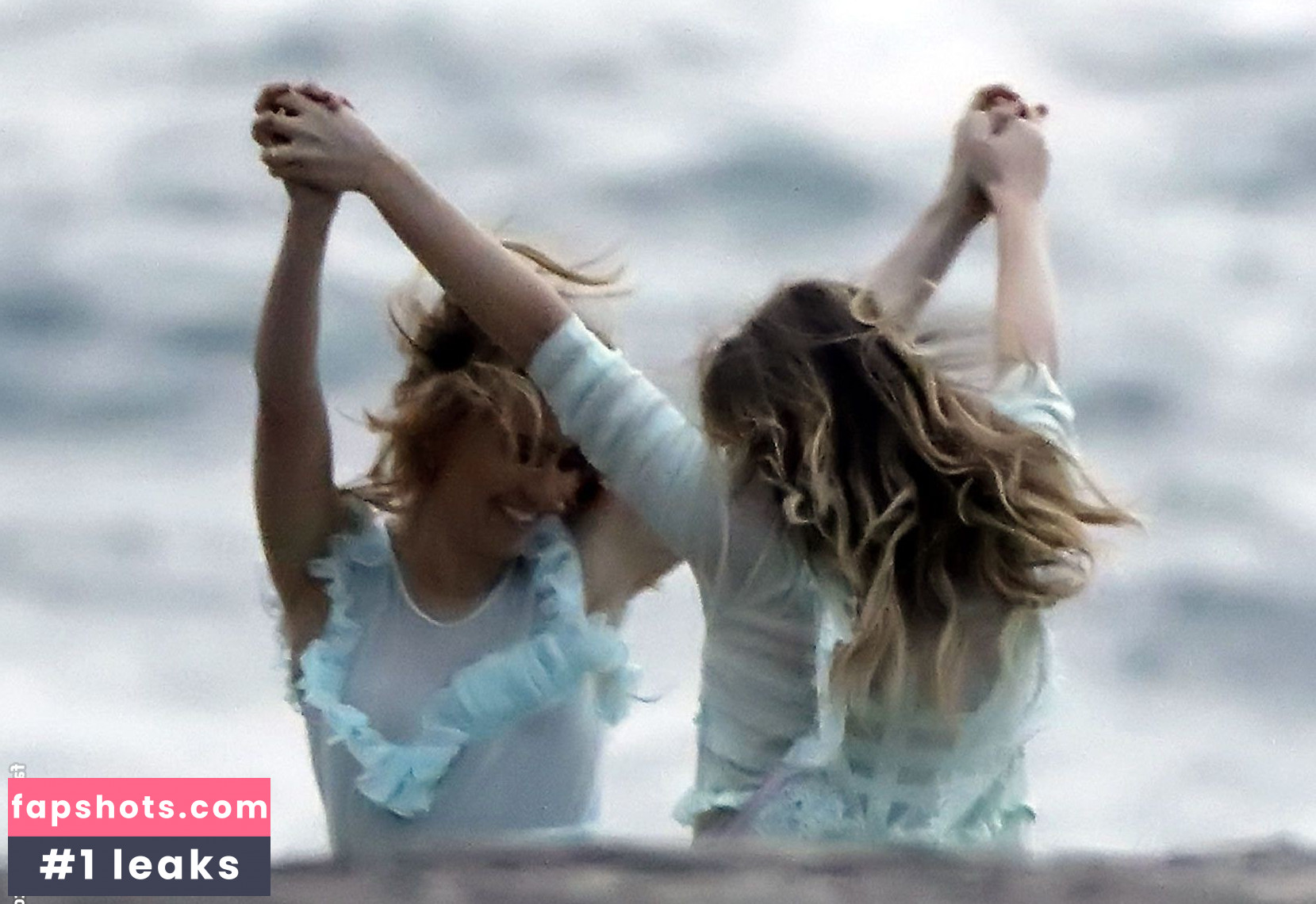 Suki Waterhouse gallery photo #296