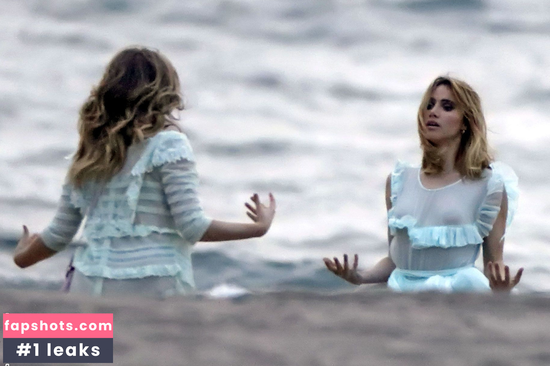 Suki Waterhouse gallery photo #297