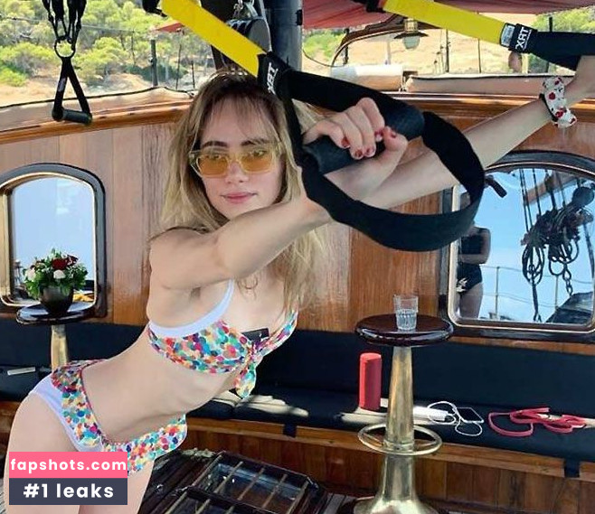 Suki Waterhouse gallery photo #346