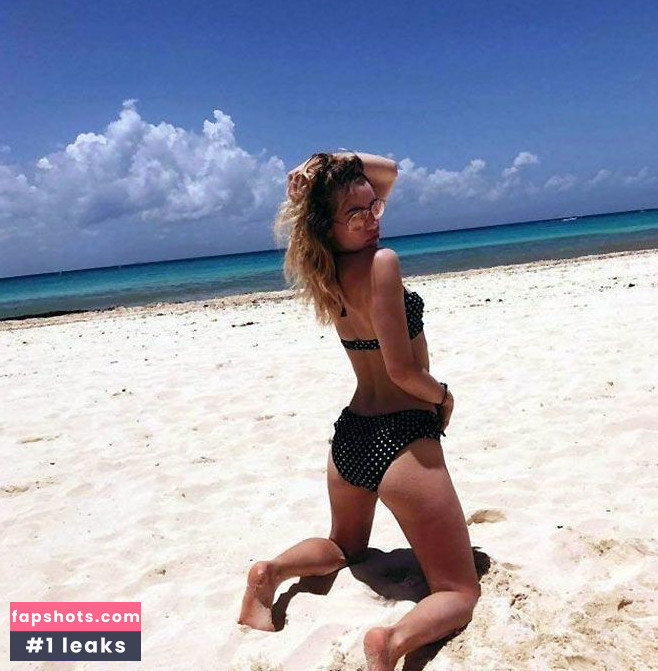 Suki Waterhouse gallery photo #355