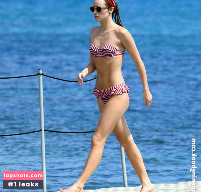 Suki Waterhouse gallery photo #357