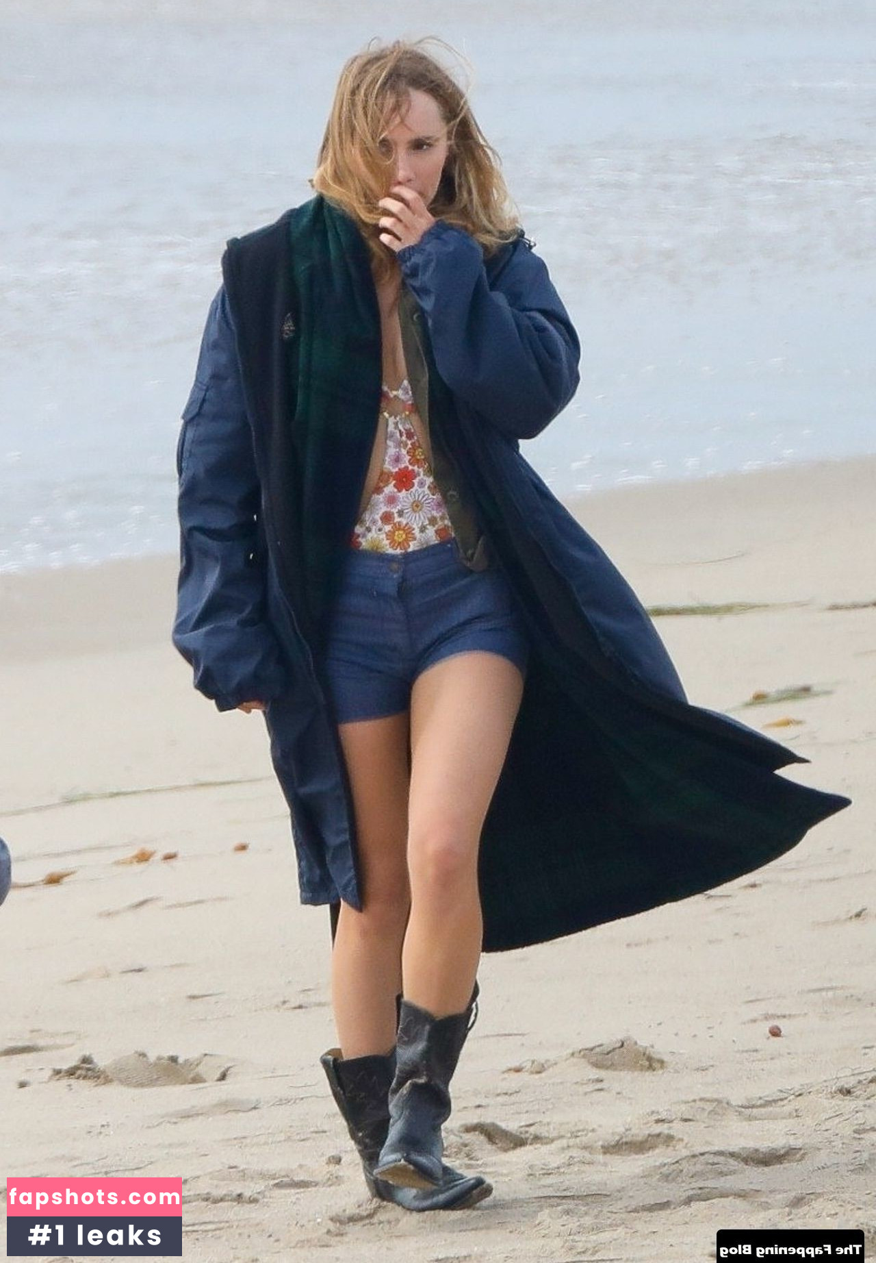 Suki Waterhouse gallery photo #436