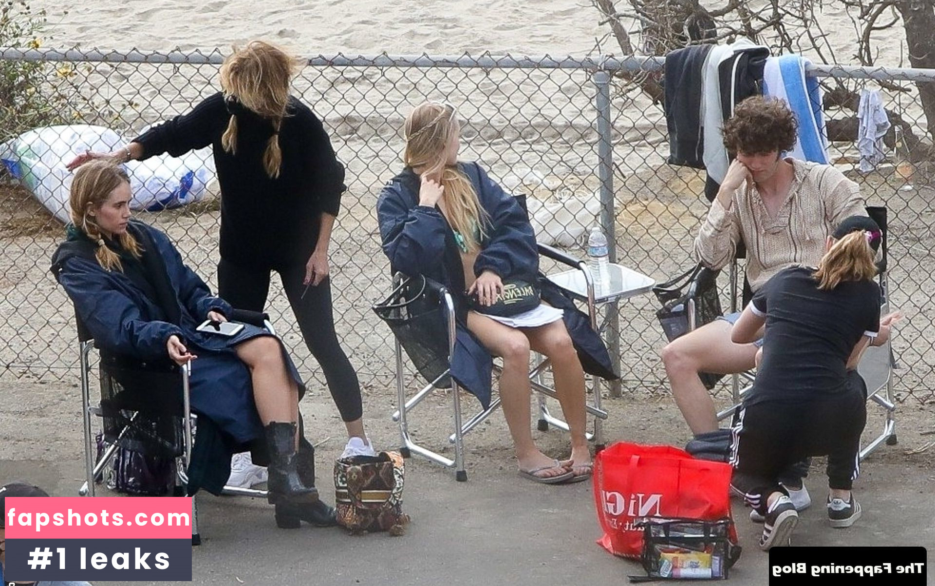 Suki Waterhouse gallery photo #437