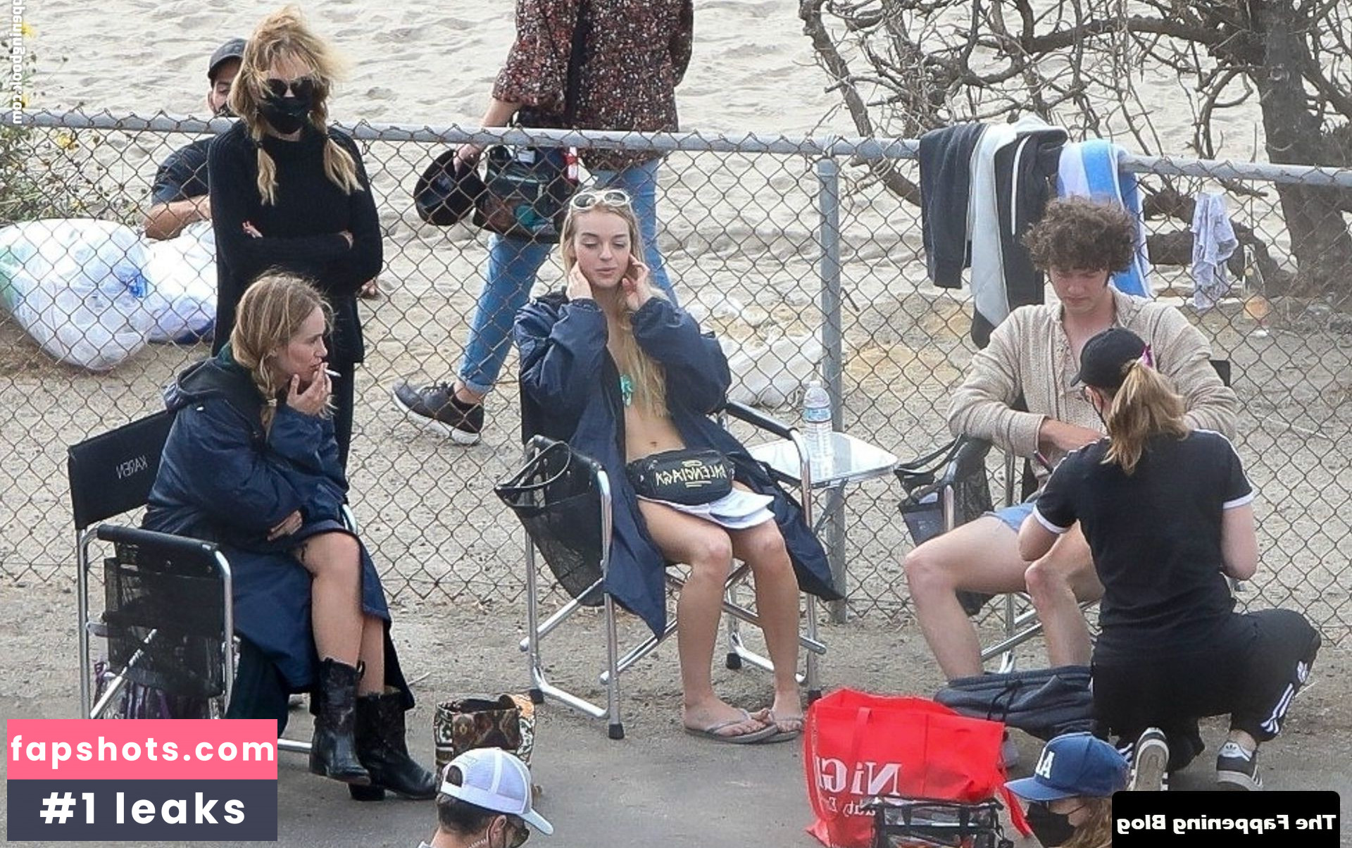 Suki Waterhouse gallery photo #440