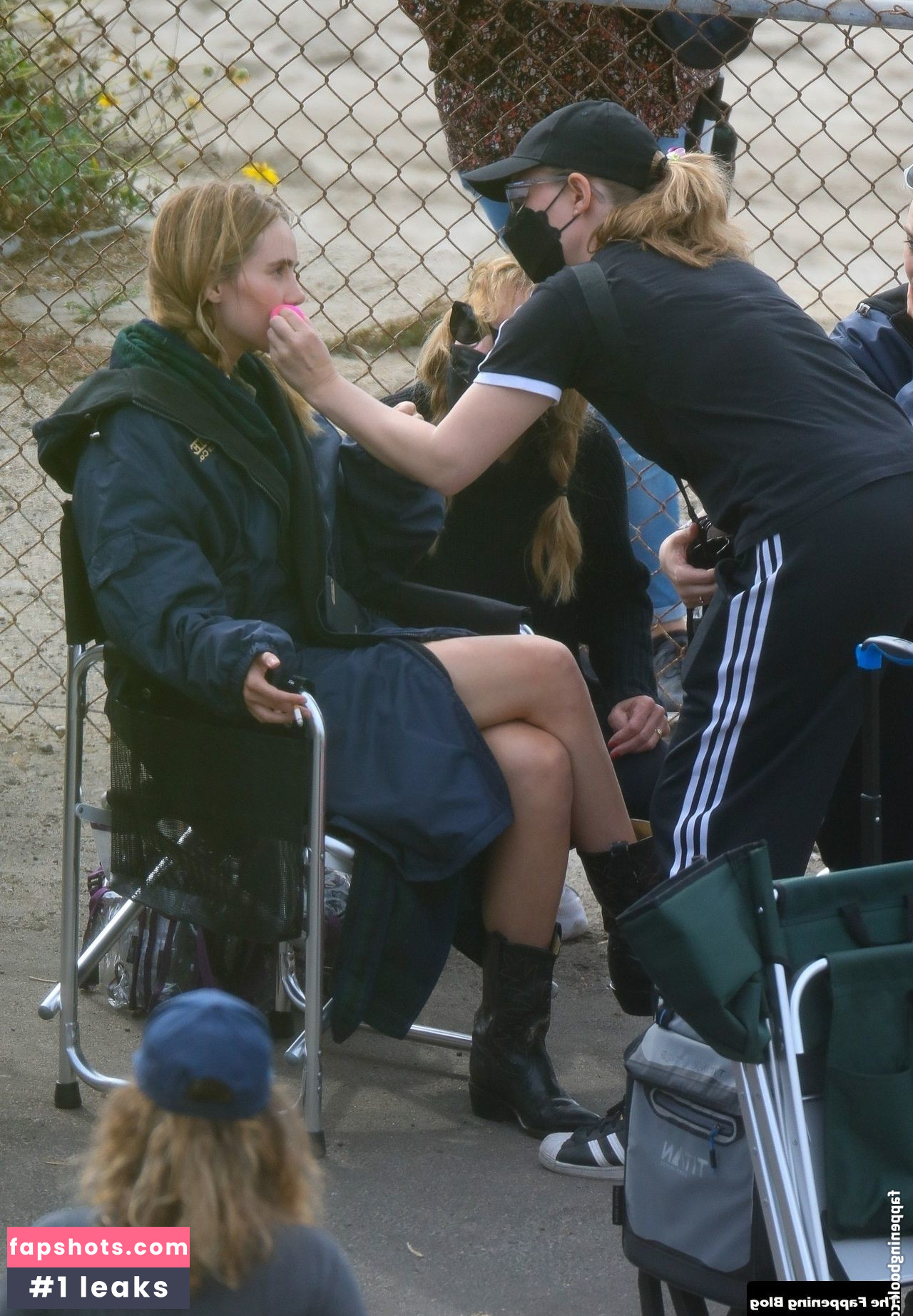 Suki Waterhouse gallery photo #443