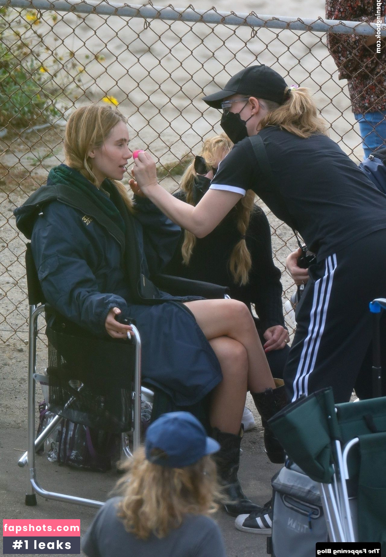 Suki Waterhouse gallery photo #444