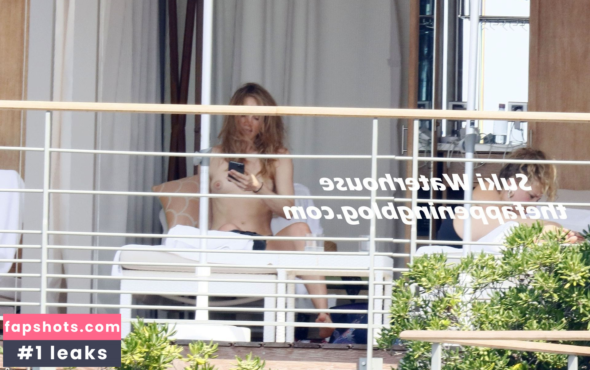 Suki Waterhouse gallery photo #530