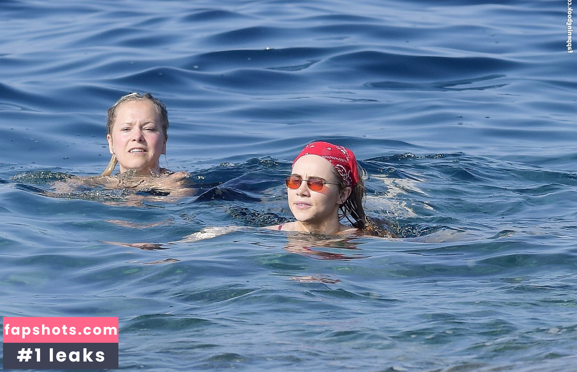 Suki Waterhouse gallery photo #552