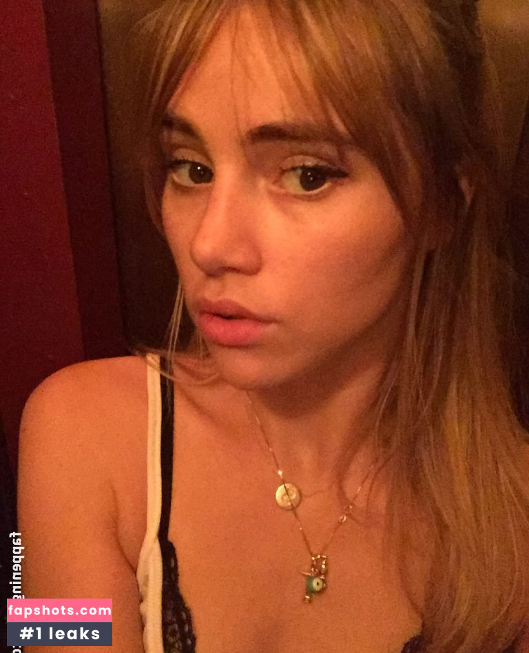 Suki Waterhouse gallery photo #609