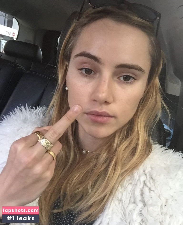 Suki Waterhouse gallery photo #610