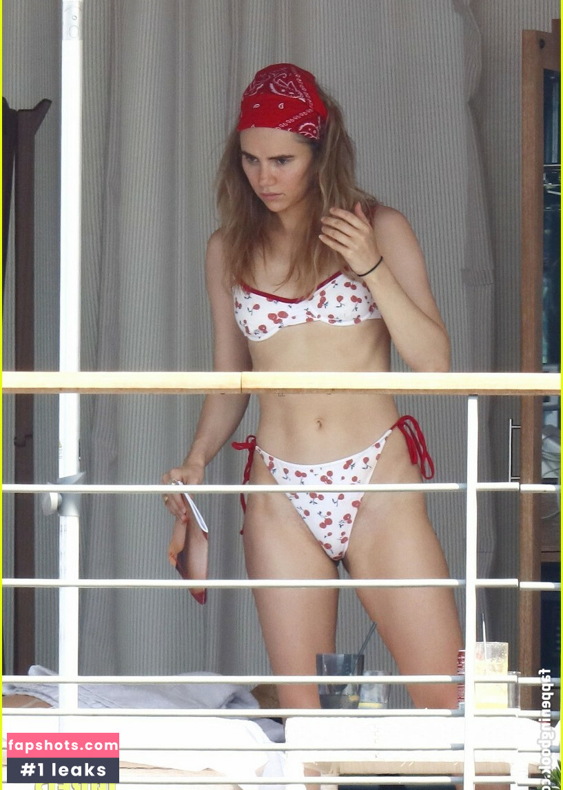 Suki Waterhouse gallery photo #8