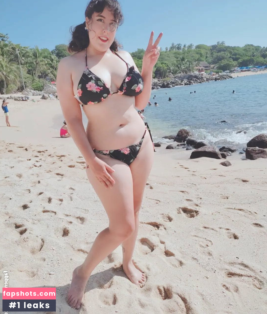 Sukicherry Cosplay gallery photo #36