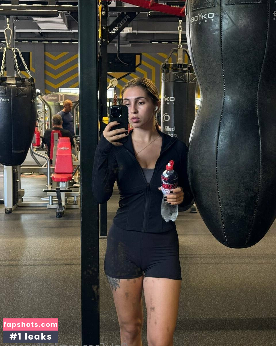 sultanaisu nude babe gallery