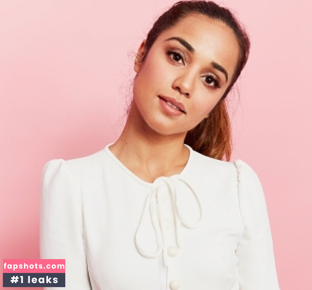 Summer Bishil gallery photo #35