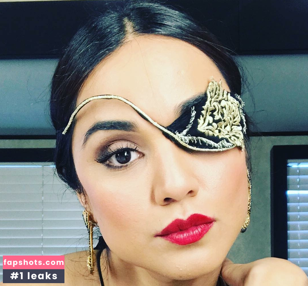 Summer Bishil gallery photo #45