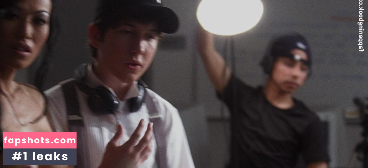 Sung Hi Lee gallery photo #57