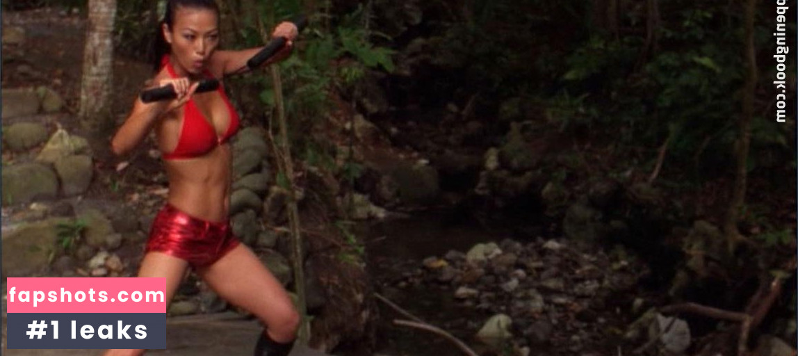 Sung Hi Lee gallery photo #77