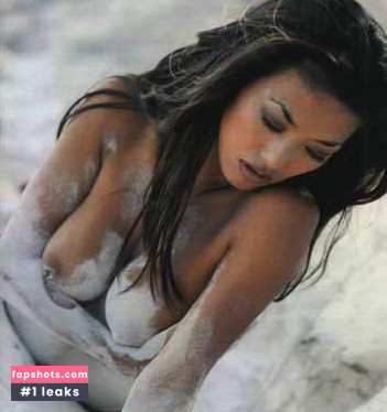 Sung Hi Lee gallery photo #93