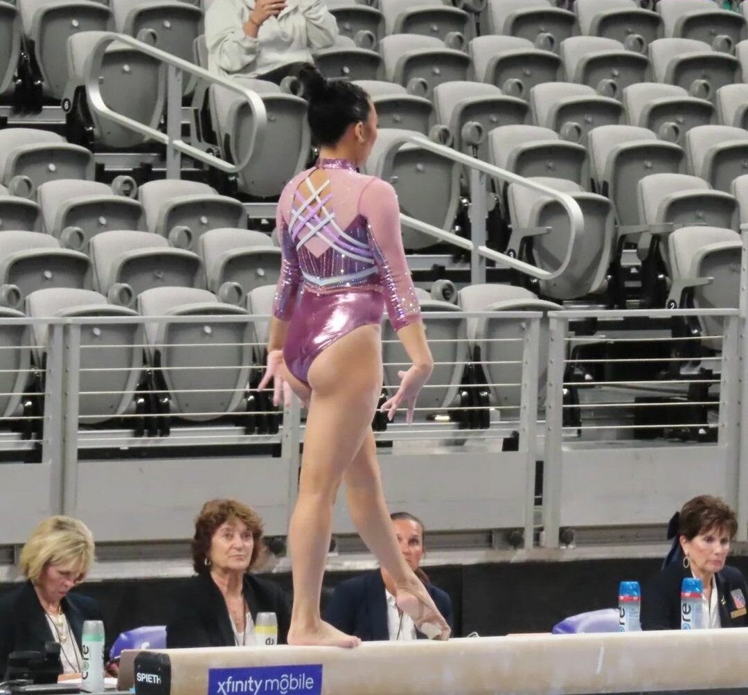 suni-lee gallery photo #290