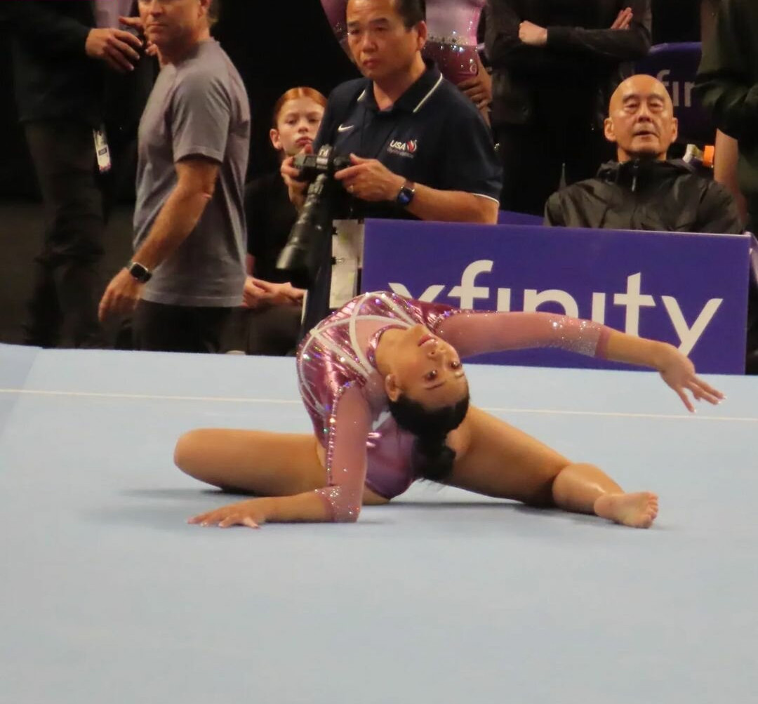 suni-lee gallery photo #292