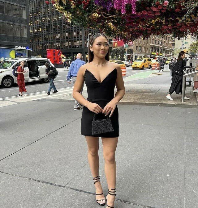 suni-lee gallery photo #346