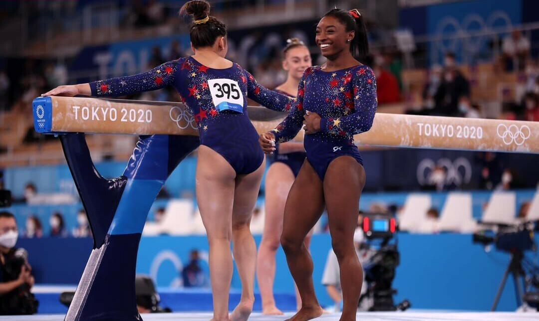 suni-lee gallery photo #365