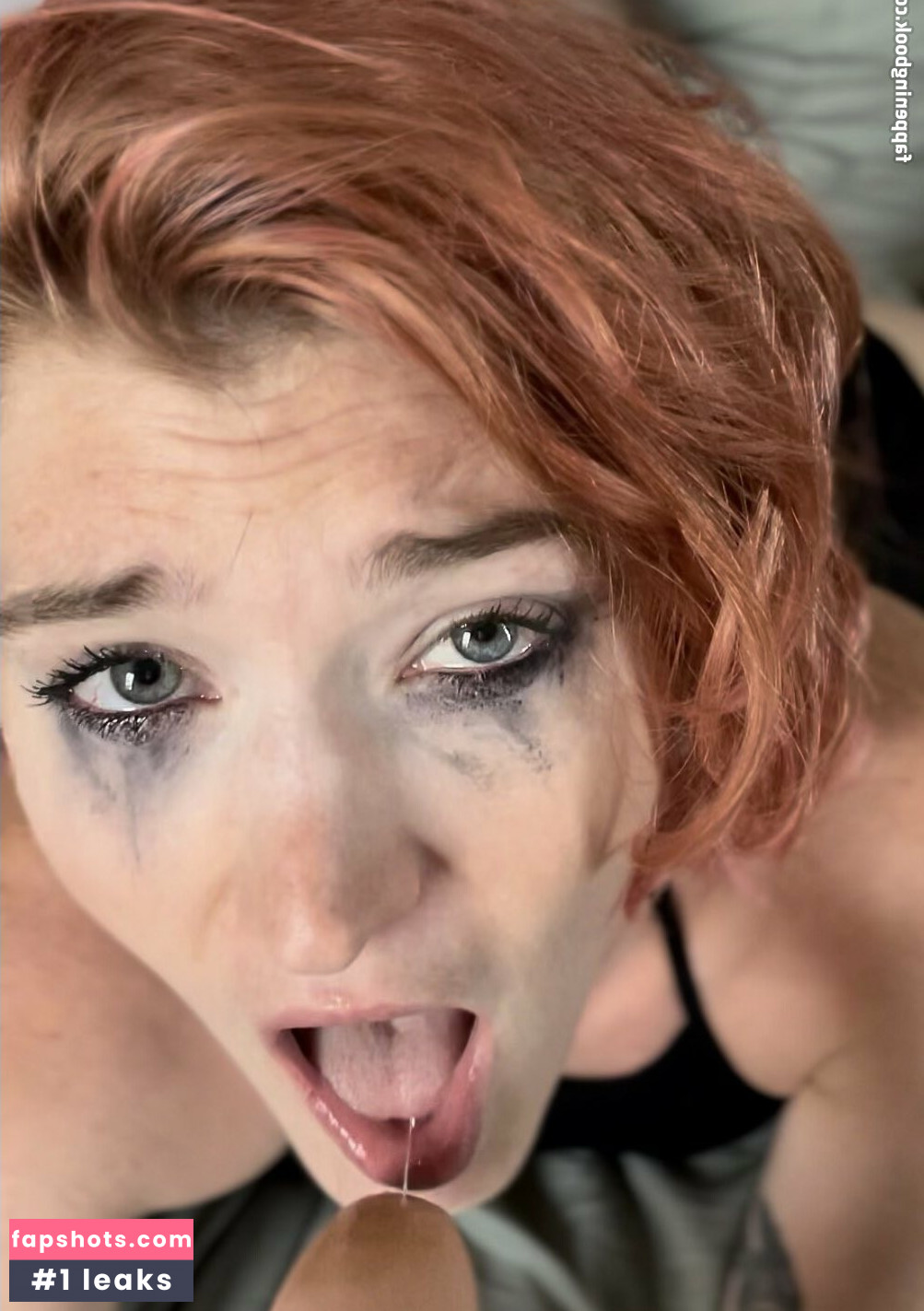 Sunni_red gallery photo #14