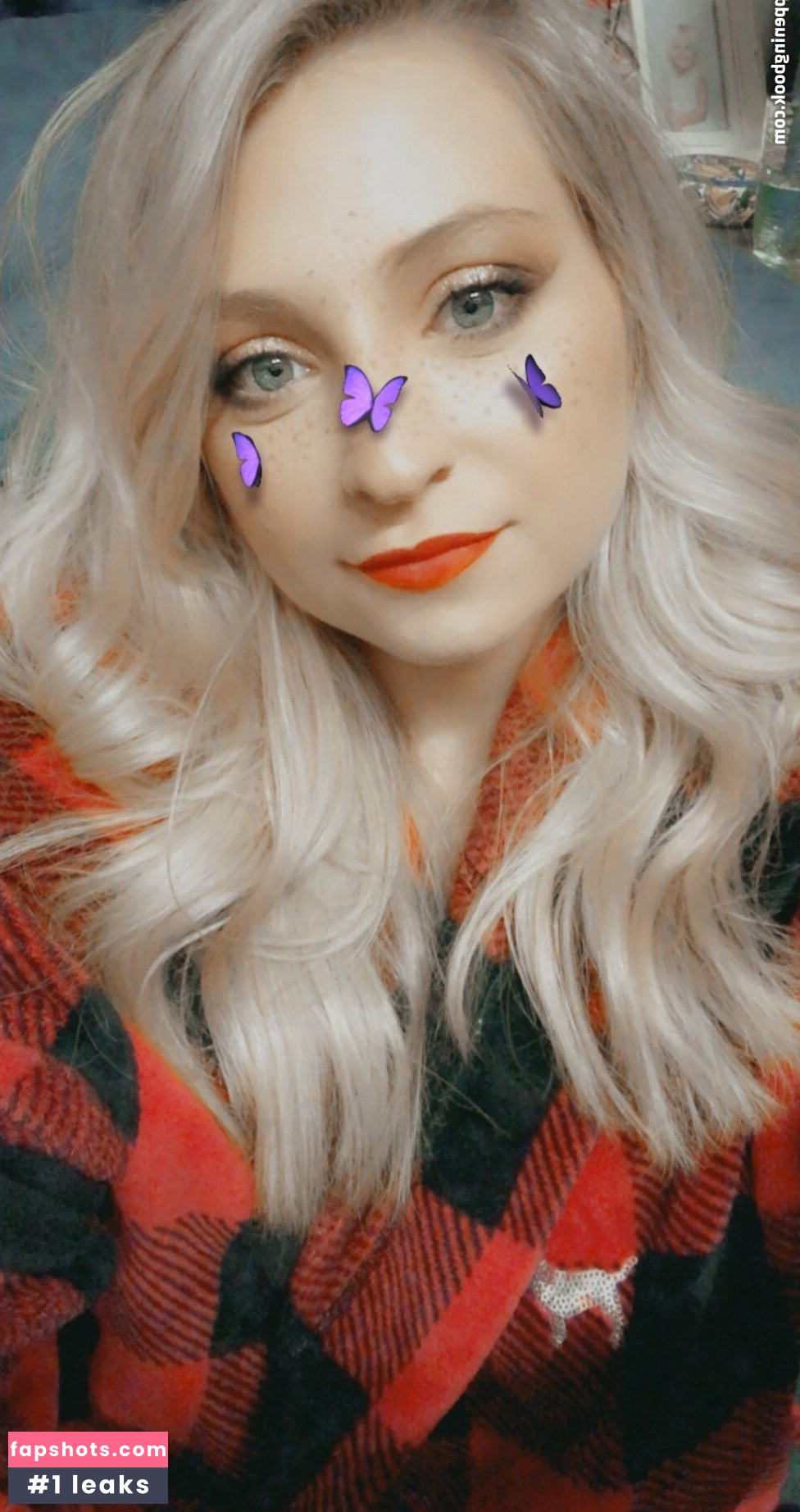 Sunny Bunnnie nude babe gallery