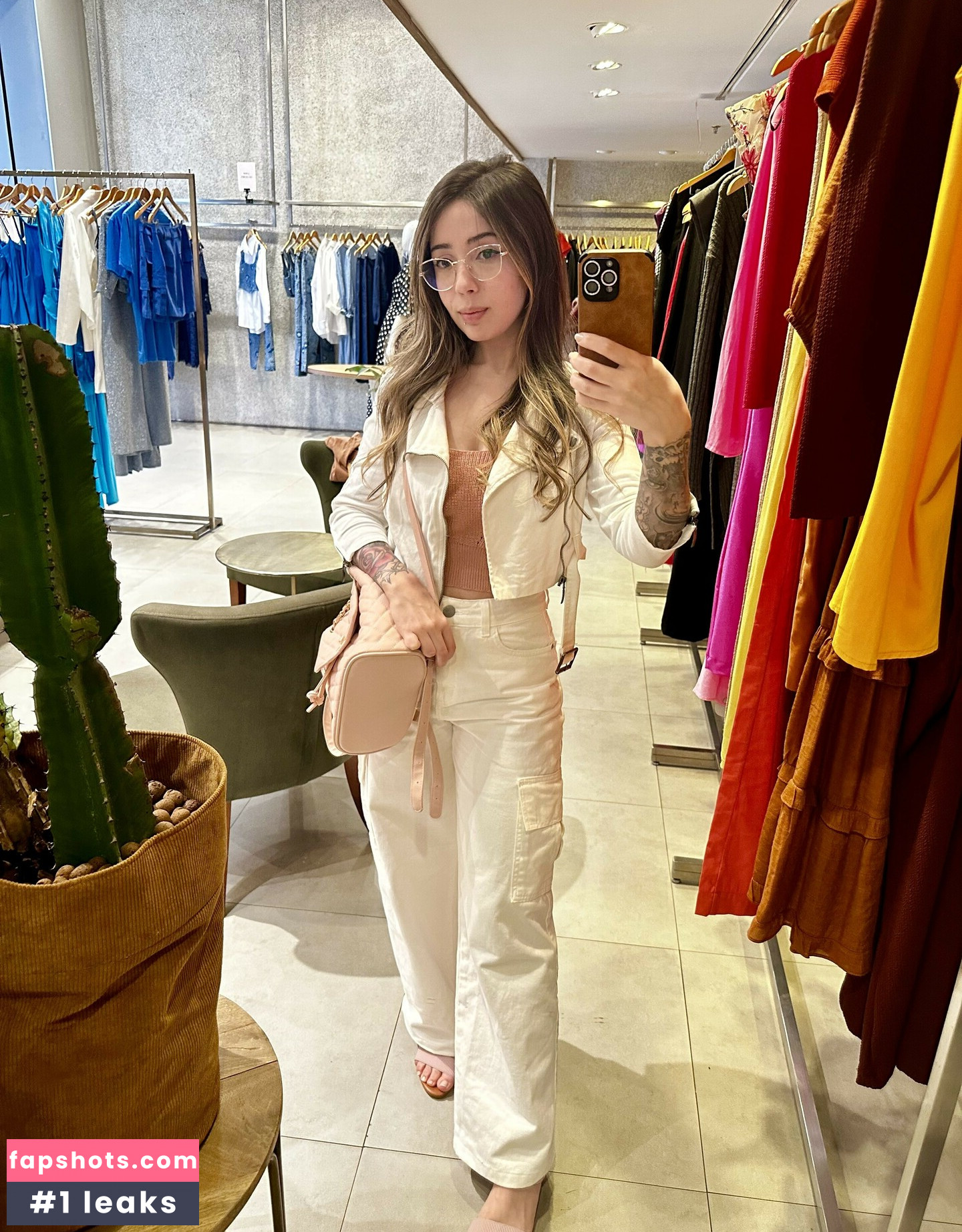 sunsetgaiaASMR nude babe gallery