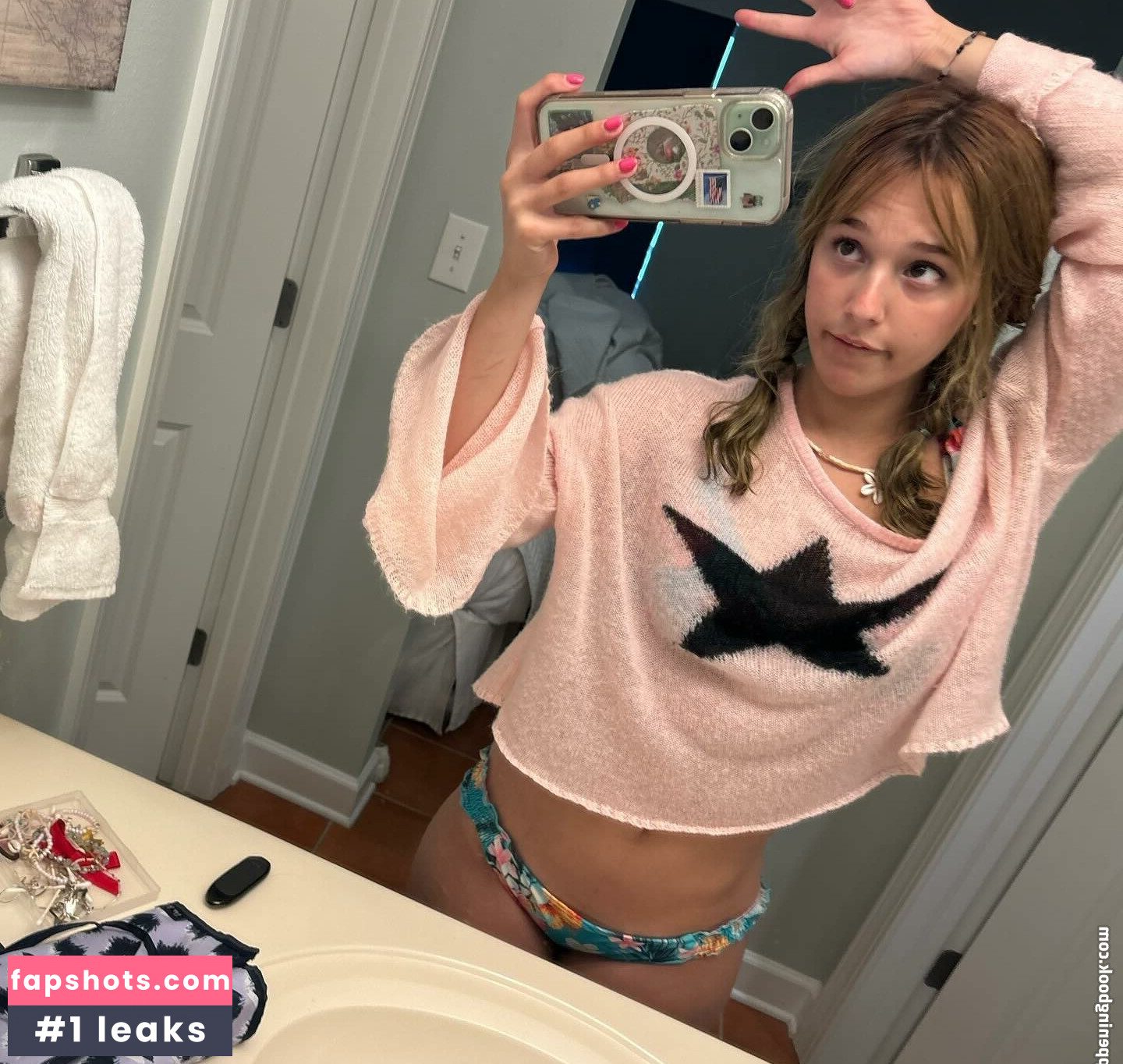 super.weeniehut gallery photo #5