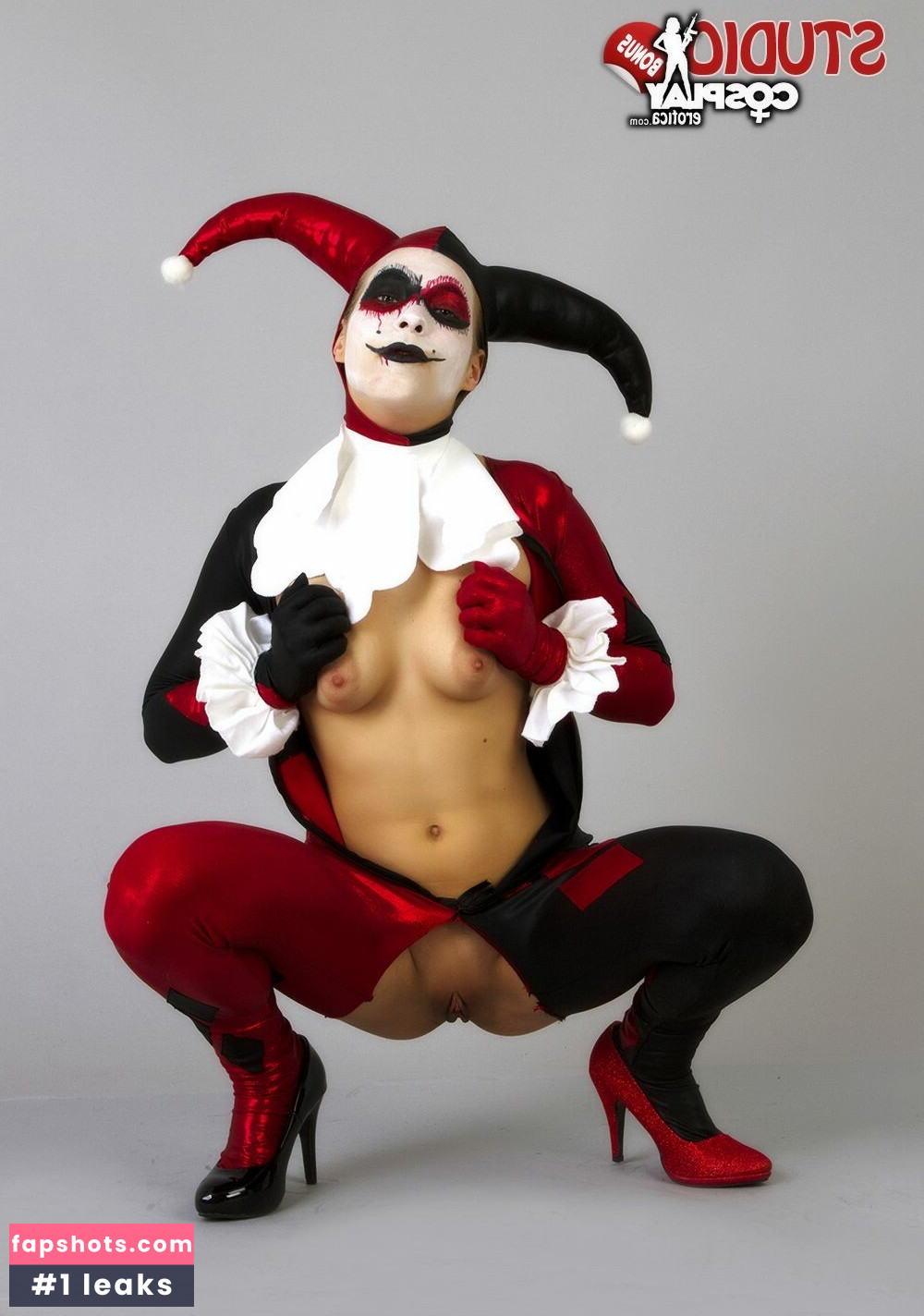 Superheroines gallery photo #35