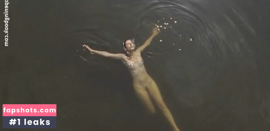 Susan Anbeh gallery photo #26