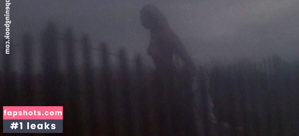 Susan Backlinie gallery photo #11